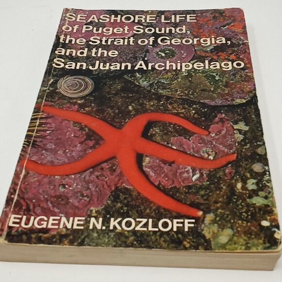 Seashore Life of Puget Sound The Strait of Georgia, and San Juan Archipelago - Picture 1 of 10